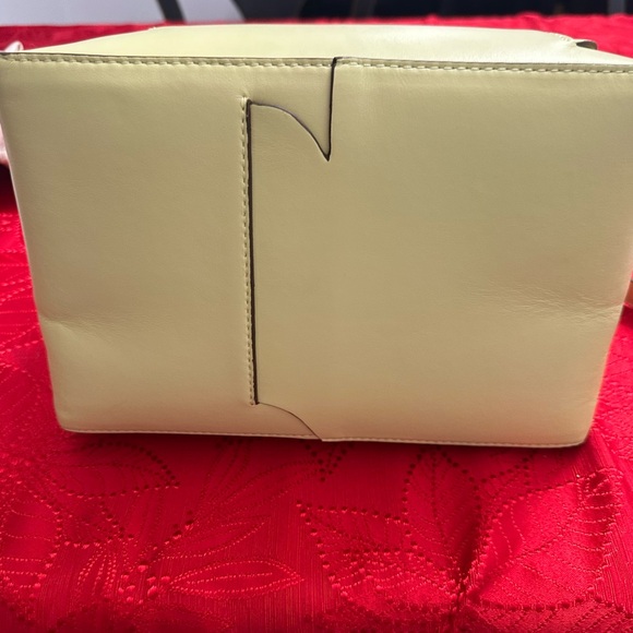 Cult Gaia Simona is a sculptural shoulder bag in Lemon Sorbet hues. BRAND NEW - Picture 5 of 7